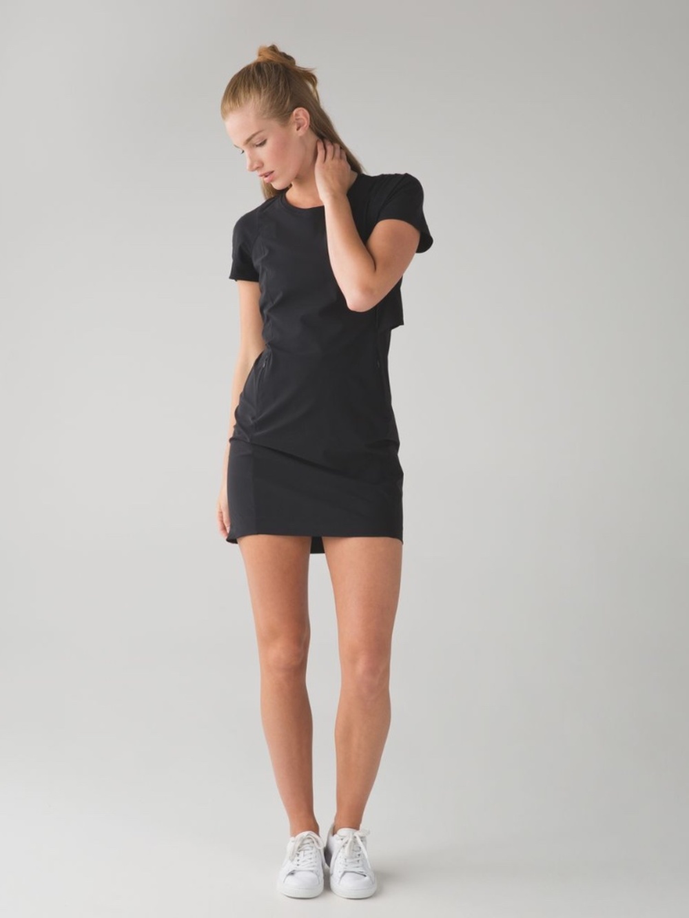 Lululemon &go Endeavor Dress in Black